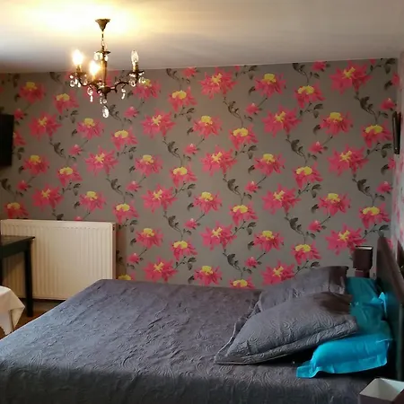 Les Chambres De Kimi Bed & Breakfast *